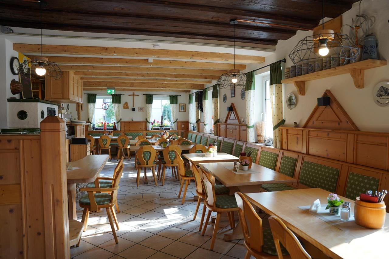 Hotel Gasthof Weisser Loewe Burgthann Екстер'єр фото