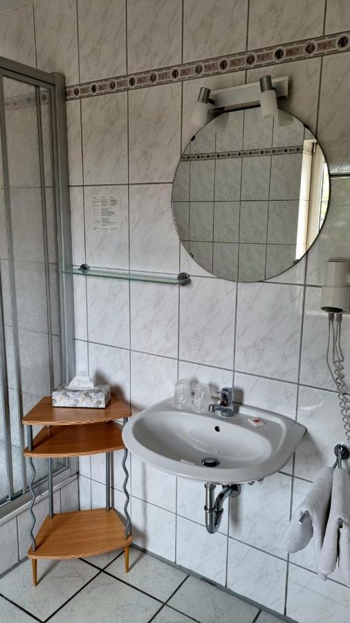 Hotel Gasthof Weisser Loewe Burgthann Екстер'єр фото