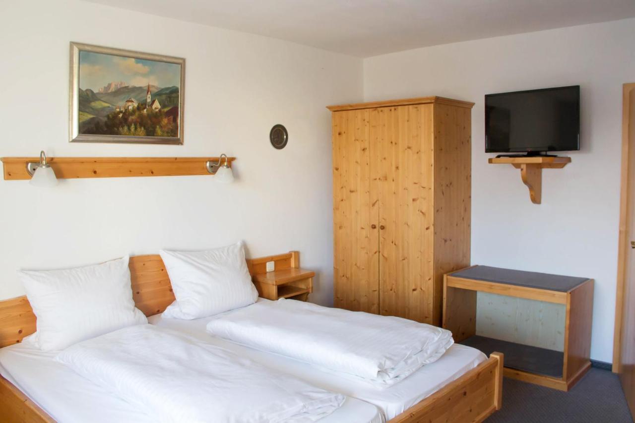 Hotel Gasthof Weisser Loewe Burgthann Екстер'єр фото