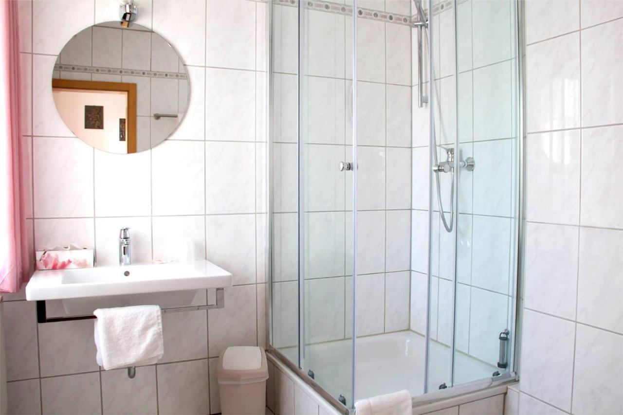 Hotel Gasthof Weisser Loewe Burgthann Екстер'єр фото
