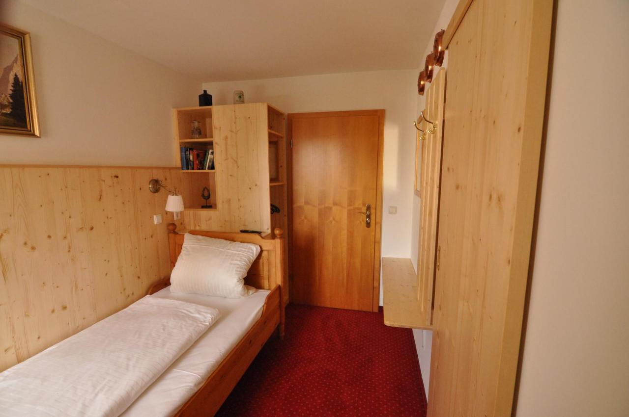 Hotel Gasthof Weisser Loewe Burgthann Екстер'єр фото